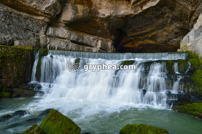 Résurgence de la Loue (Jura, France) - gryphea.com